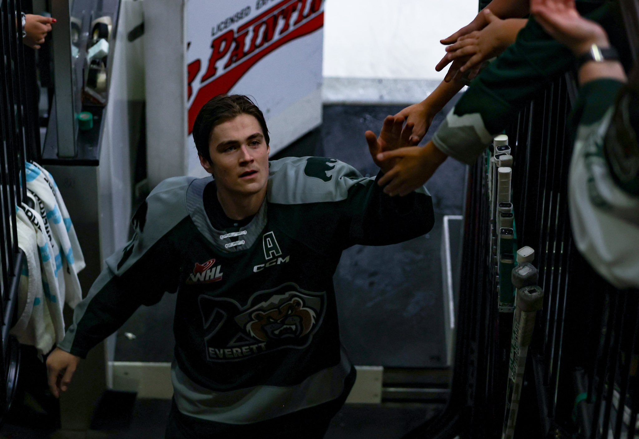 2048px x 1408px - Everett Silvertips: All Eyes On Austin Roest